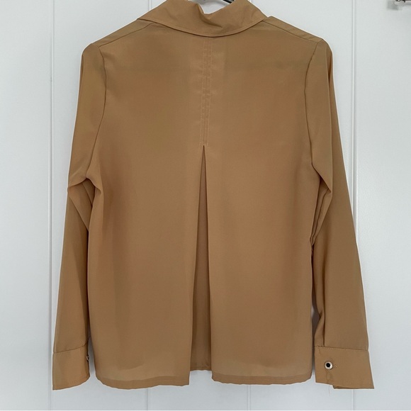 Unique collar tan blouse - Picture 2 of 4